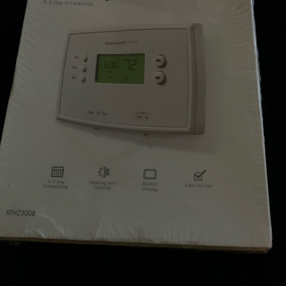 Honeywell home RTH2300B Programable thermostat - Picture 2 of 5